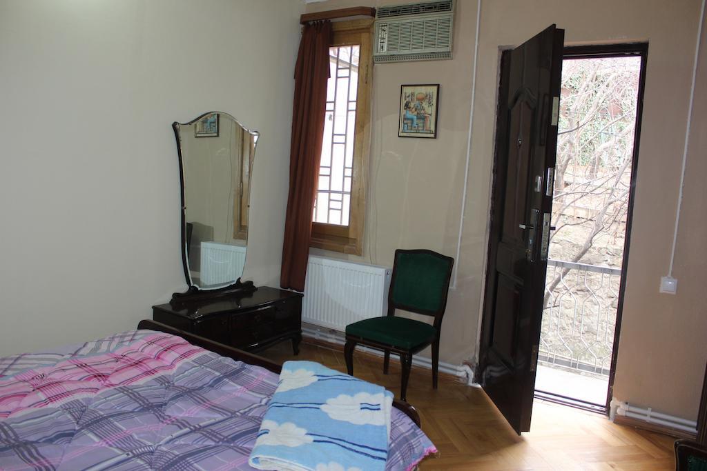 Old District Guest House Tiflis Habitación foto